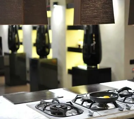 Gatto Bianco House Bed & Breakfast 4*