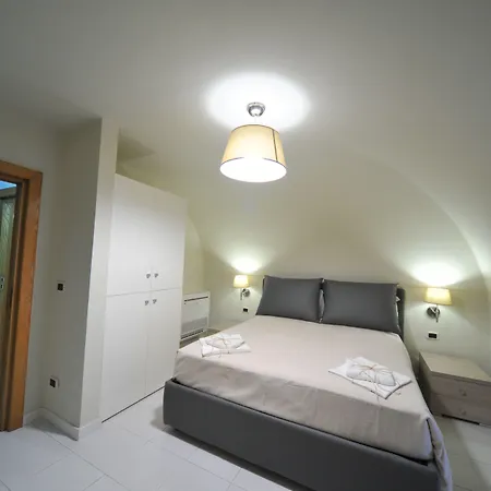 Bed & Breakfast Gatto Bianco House 4*