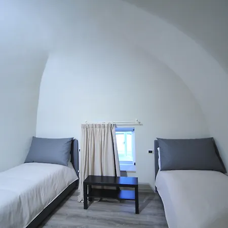 Gatto Bianco House Bed and Breakfast 3*