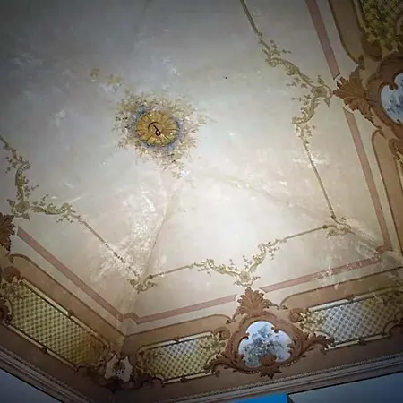 Gatto Bianco House Bed and Breakfast 3*