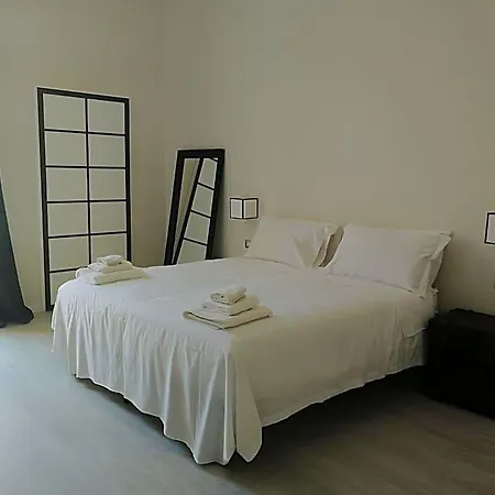 Gatto Bianco House Bed and Breakfast 3*