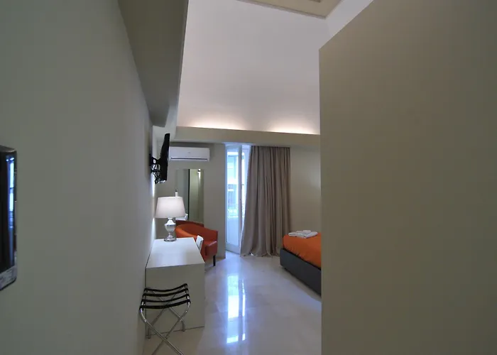 Gatto Bianco House Bed & Breakfast 4*