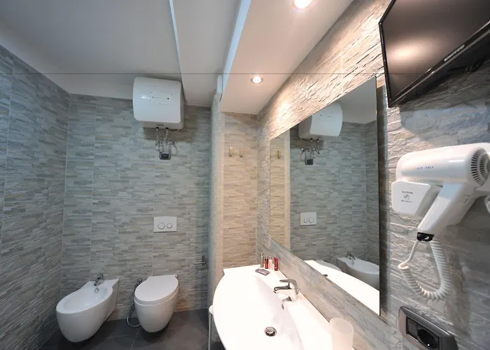 Gatto Bianco House Bed & Breakfast 4*
