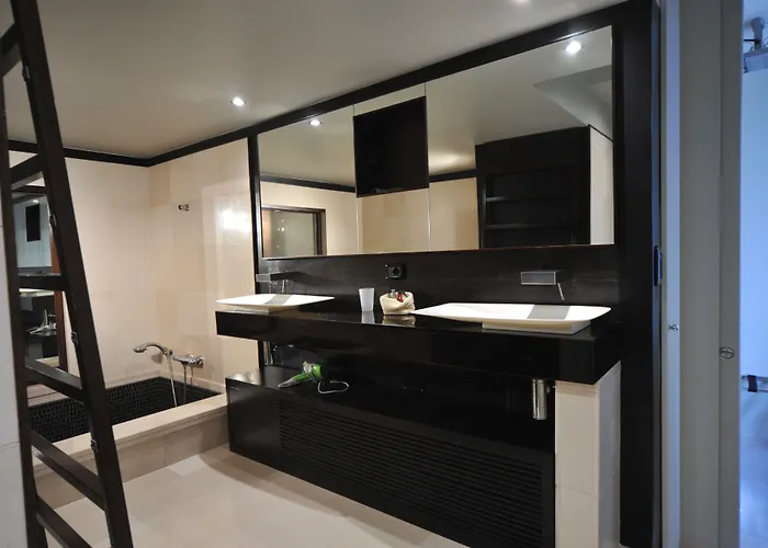 Gatto Bianco House