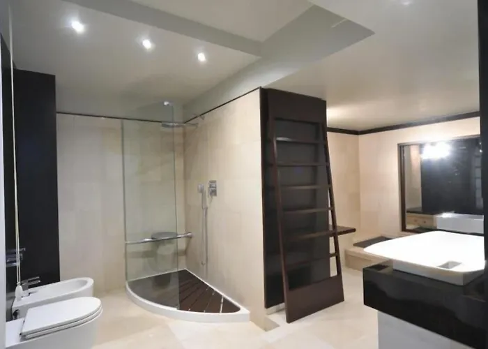 Gatto Bianco House 4*